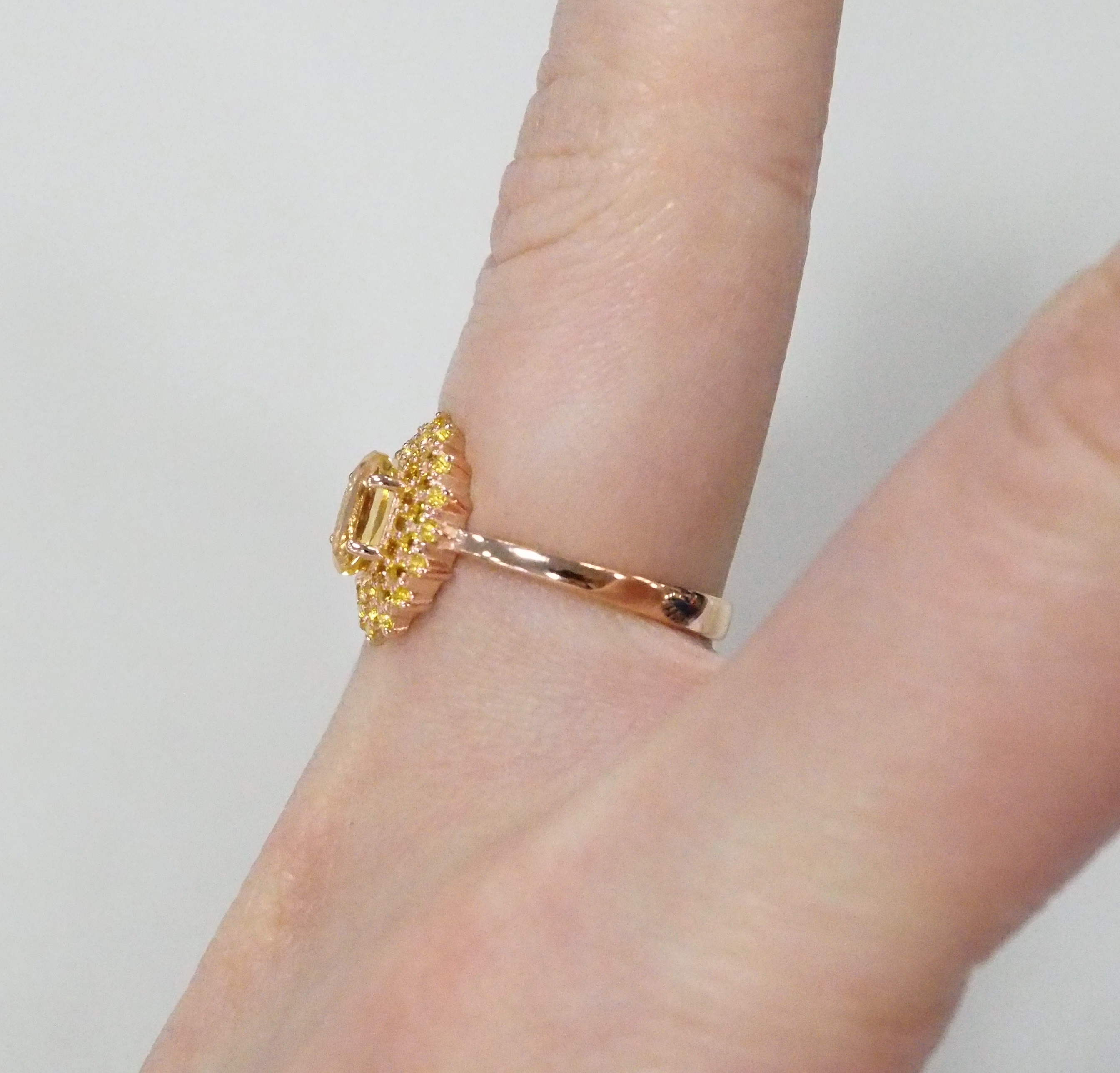 Серебряное кольцо с цитрином